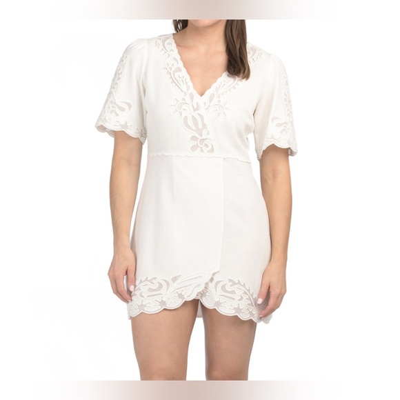 Secret Mission Linen Blend Lavinia Embroidered Scallop Hem Mini Dress Size Large - Picture 1 of 7